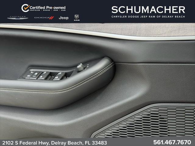 Certified 2023 Jeep Grand Cherokee Limited AWD/4WD image 28