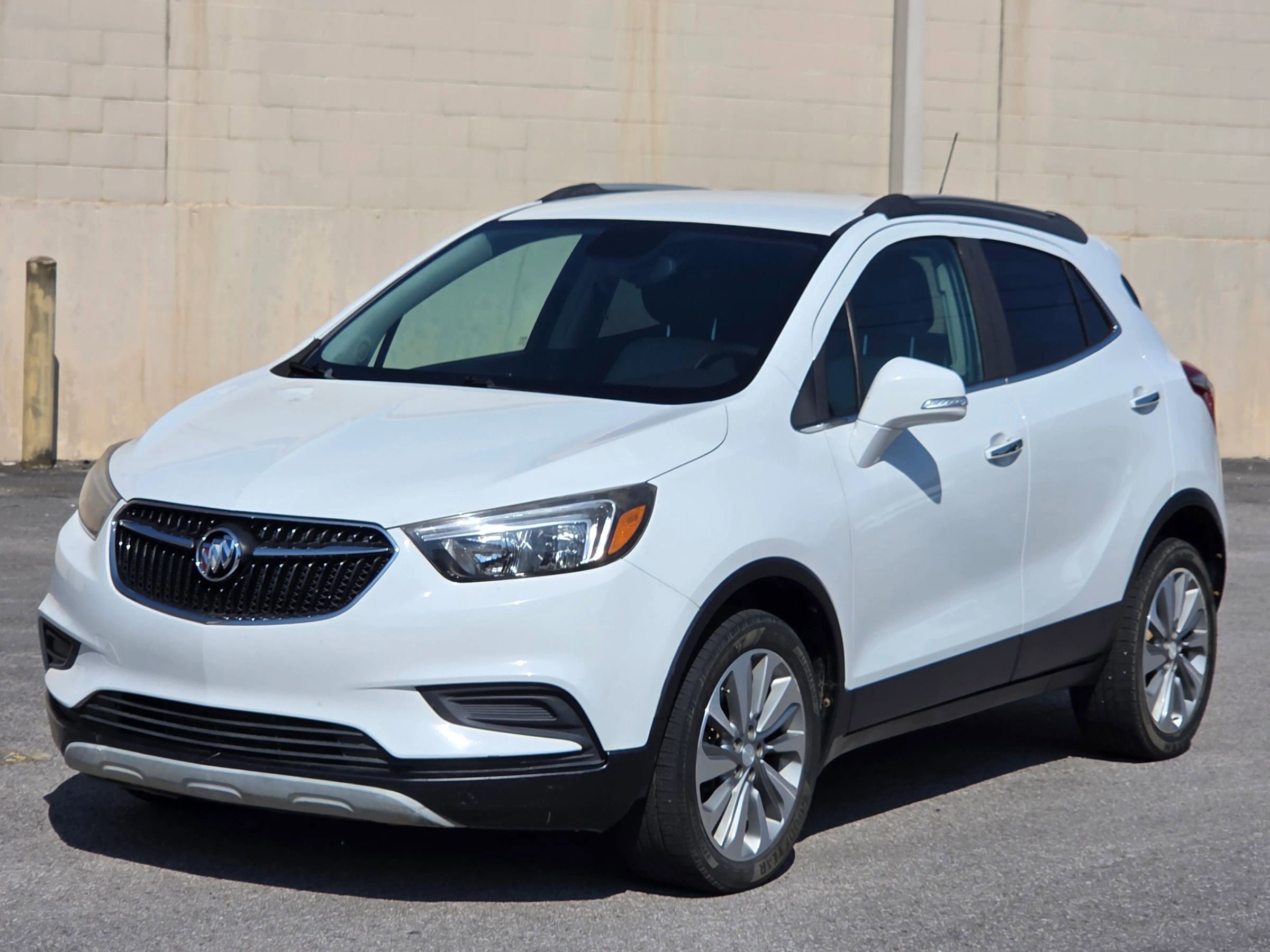 Used 2018 Buick Encore Preferred FWD image 1