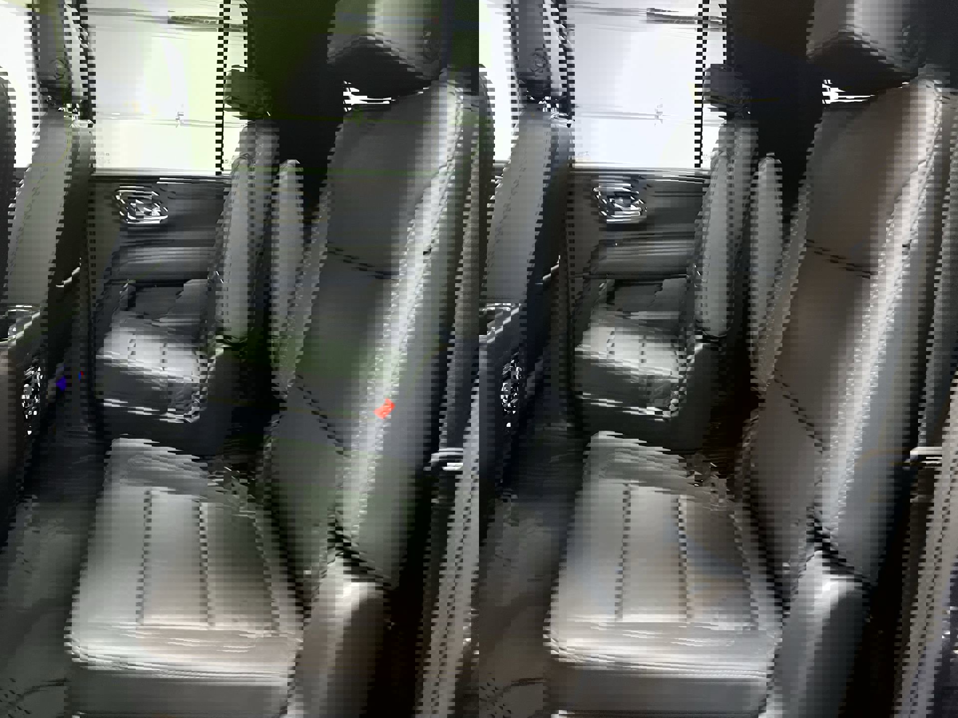 Used 2023 Chevrolet Suburban Z71 w/ Luxury Package image 96