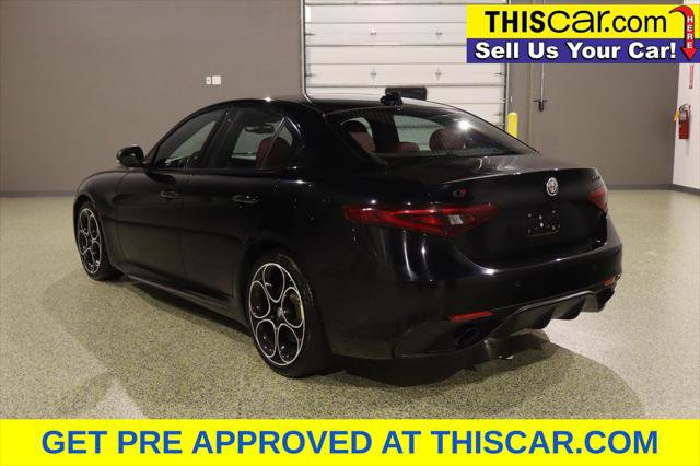 Used 2021 Alfa Romeo Giulia Ti Sport w/ Carbon Package AWD/4WD image 5