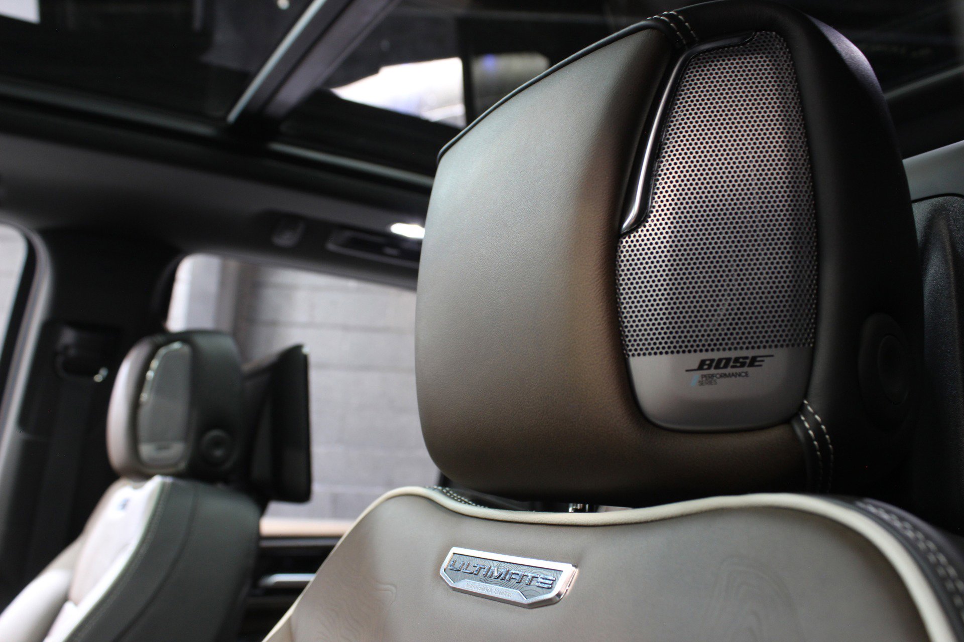 Used 2025 GMC Yukon Denali Ultimate w/ LPO, Floor Liner Package AWD/4WD image 33