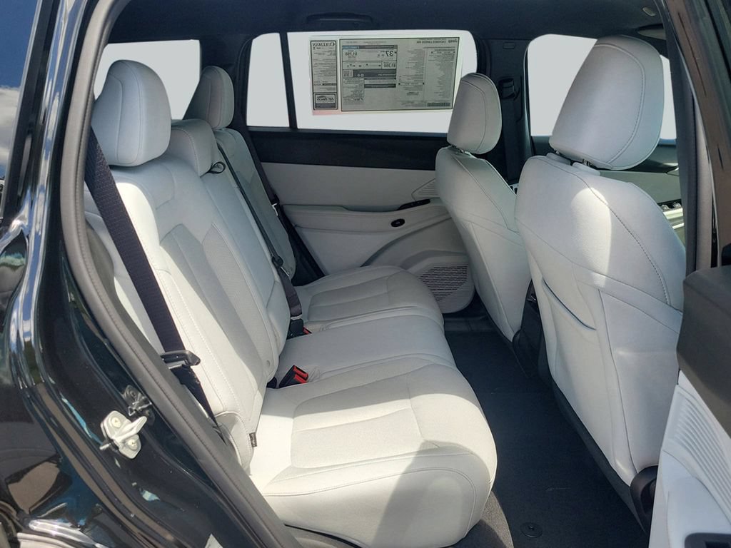 New 2026 Jeep Cherokee Laredo AWD/4WD image 31