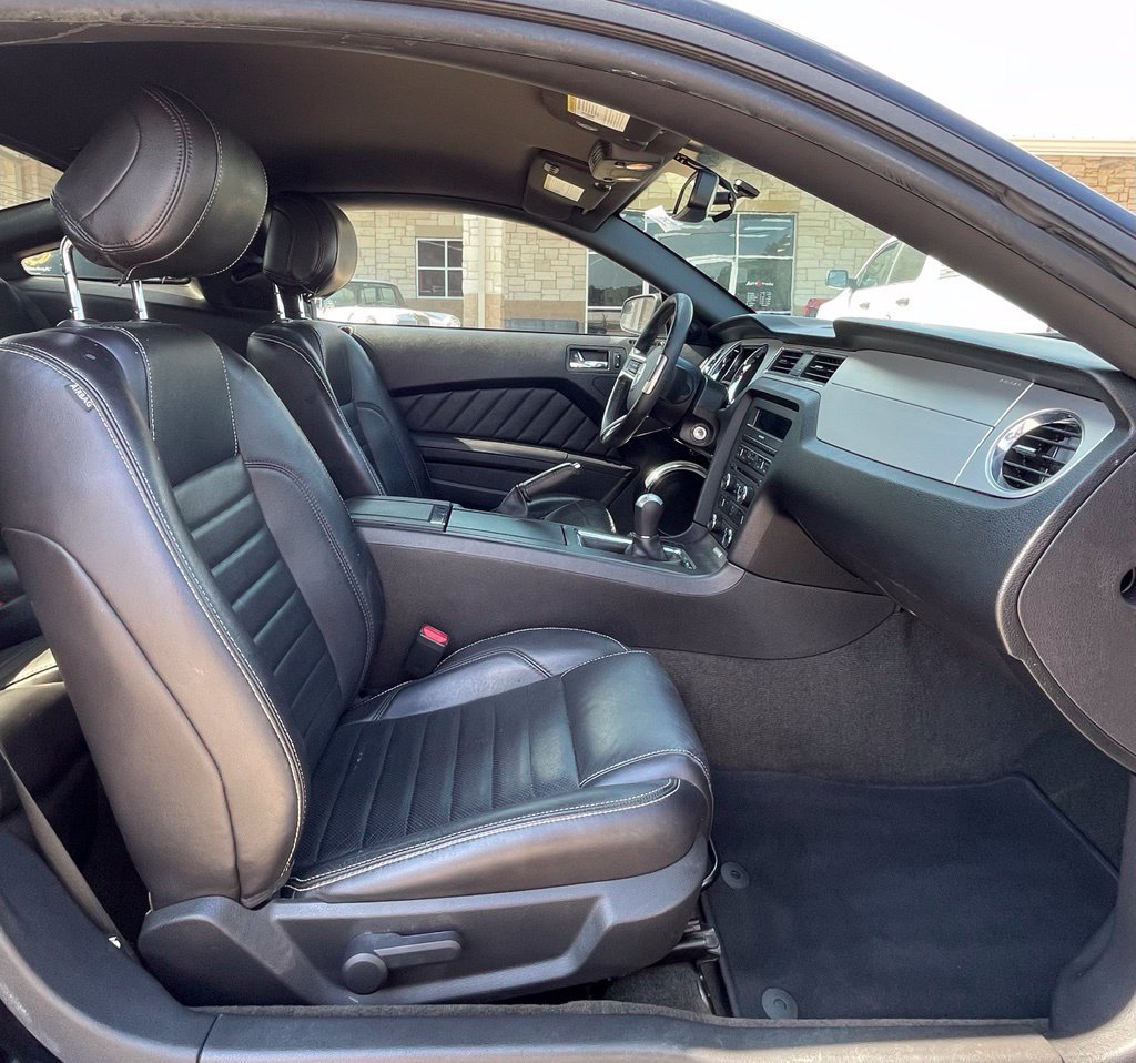Used 2013 Ford Mustang Premium RWD image 22