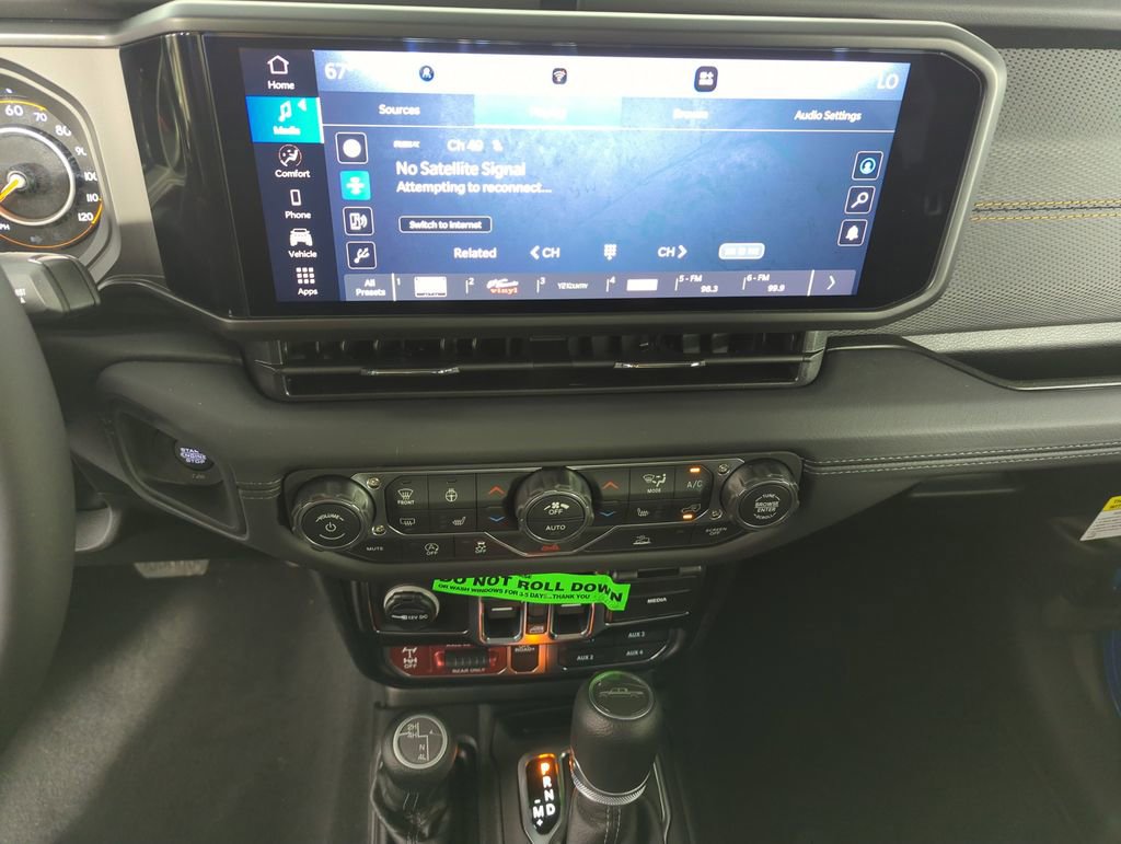 New 2026 Jeep Gladiator Mojave AWD/4WD image 25