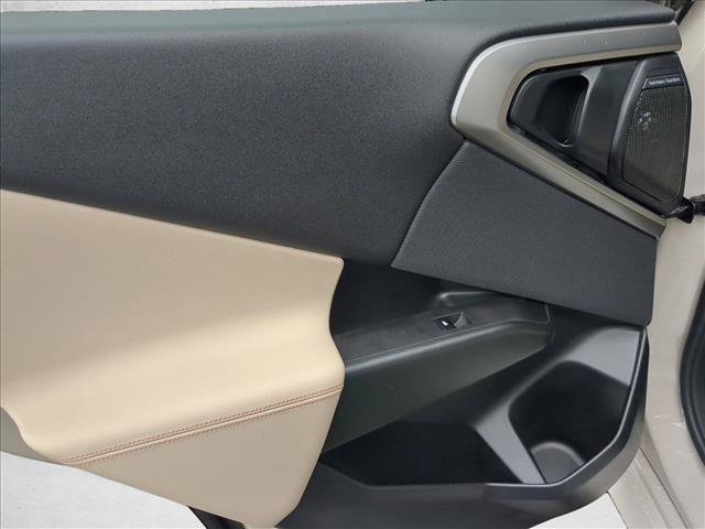 Used 2025 BMW X3 M50 w/ Premium Package image 17