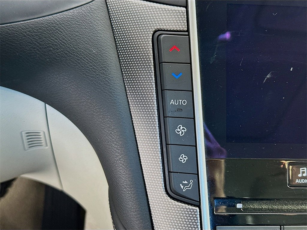 Used 2017 INFINITI Q50 3.0t Premium w/ Driver Assistance Package image 16