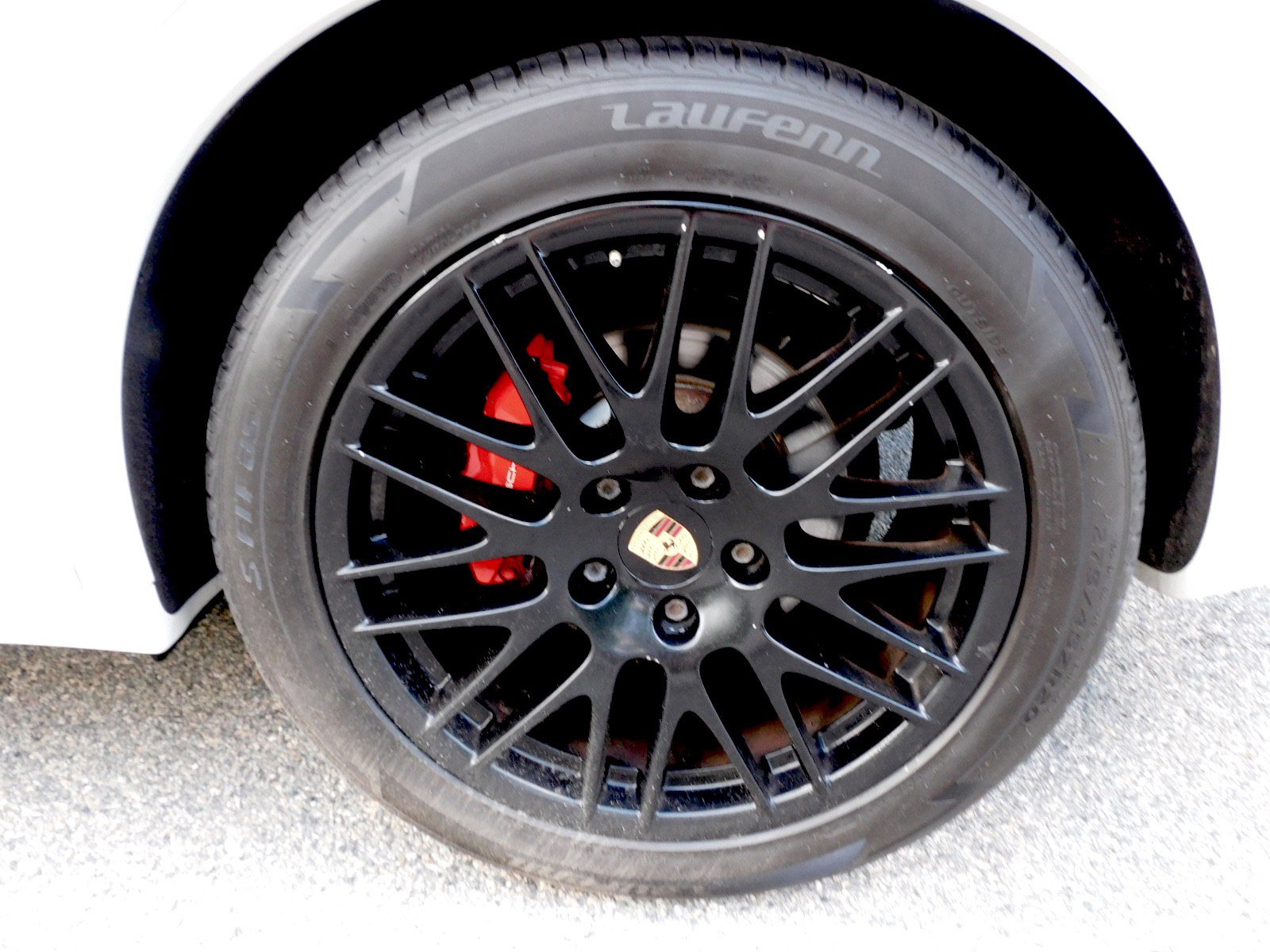 Used 2014 Porsche Cayenne GTS AWD/4WD image 24