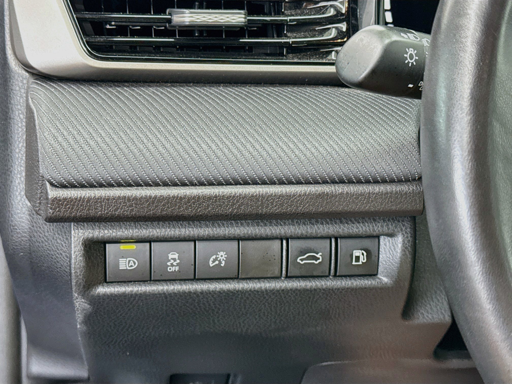 Used 2025 Toyota Camry SE FWD image 17