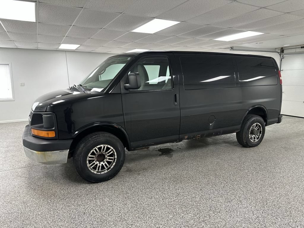 Used 2010 Chevrolet Express 2500 RWD image 4