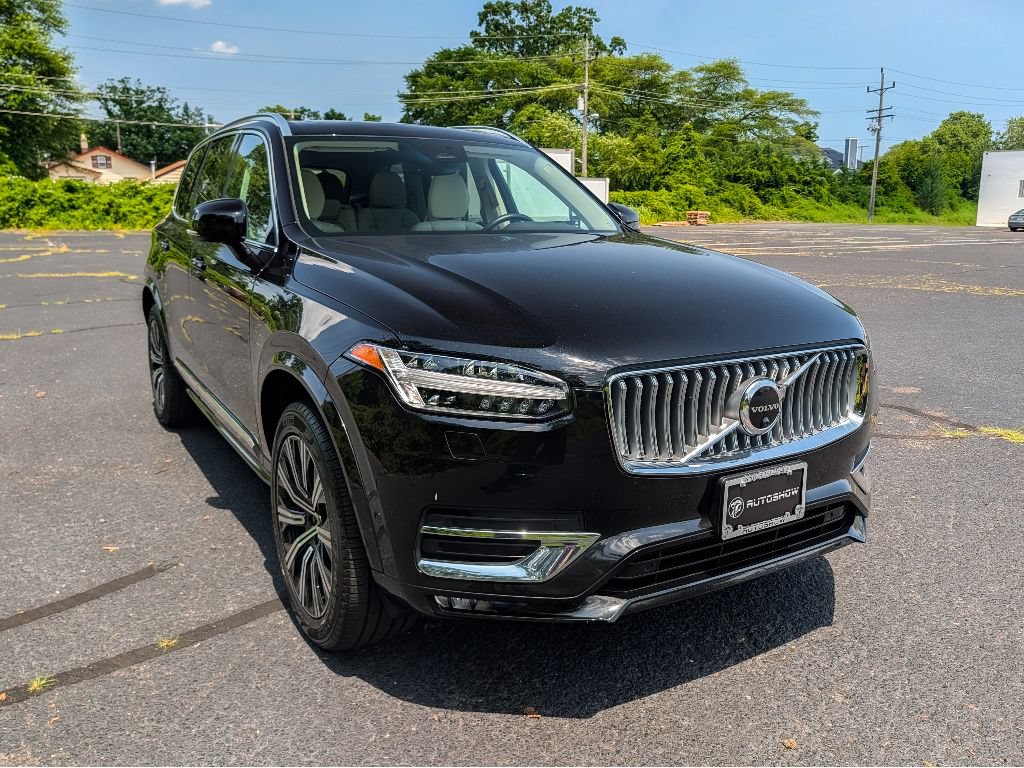 Used 2023 Volvo XC90 B6 Plus w/ Protection Package Premier AWD/4WD image 3