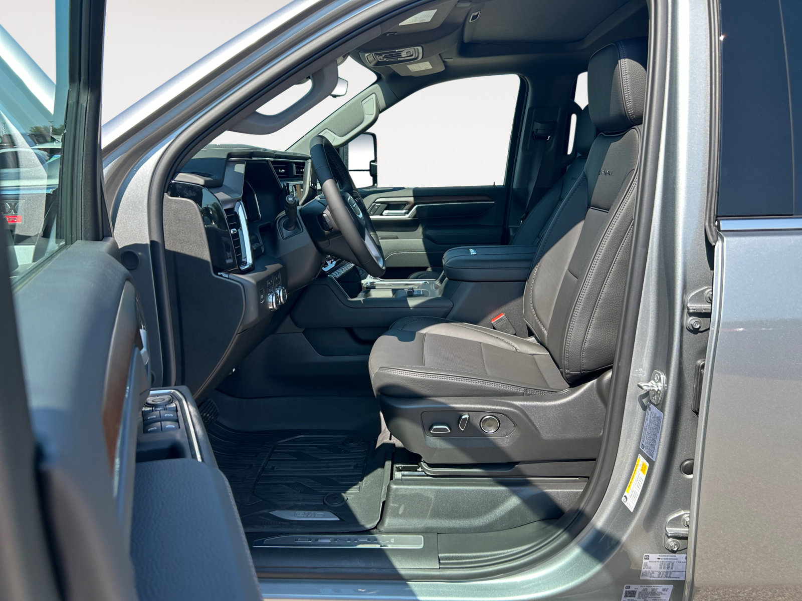 New 2026 GMC Sierra 2500 Denali w/ Denali Reserve Package image 22
