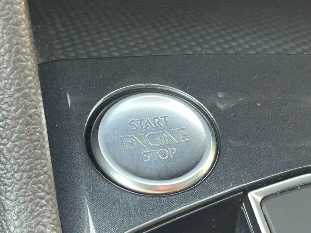 Used 2019 Volkswagen Tiguan SE w/ Panoramic Sunroof Package image 54