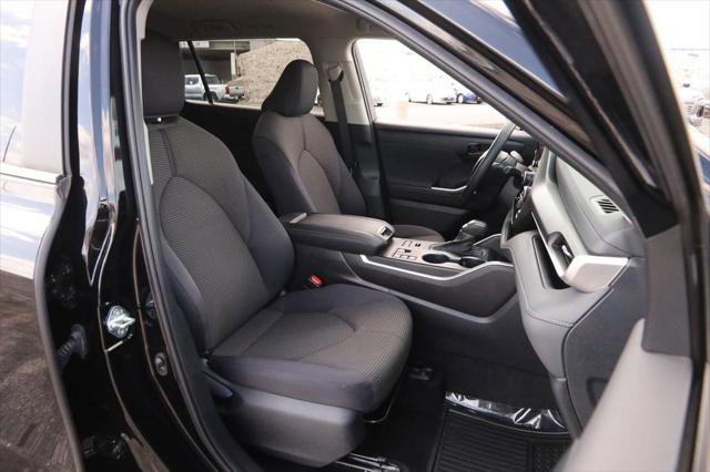 Certified 2024 Toyota Highlander LE image 27