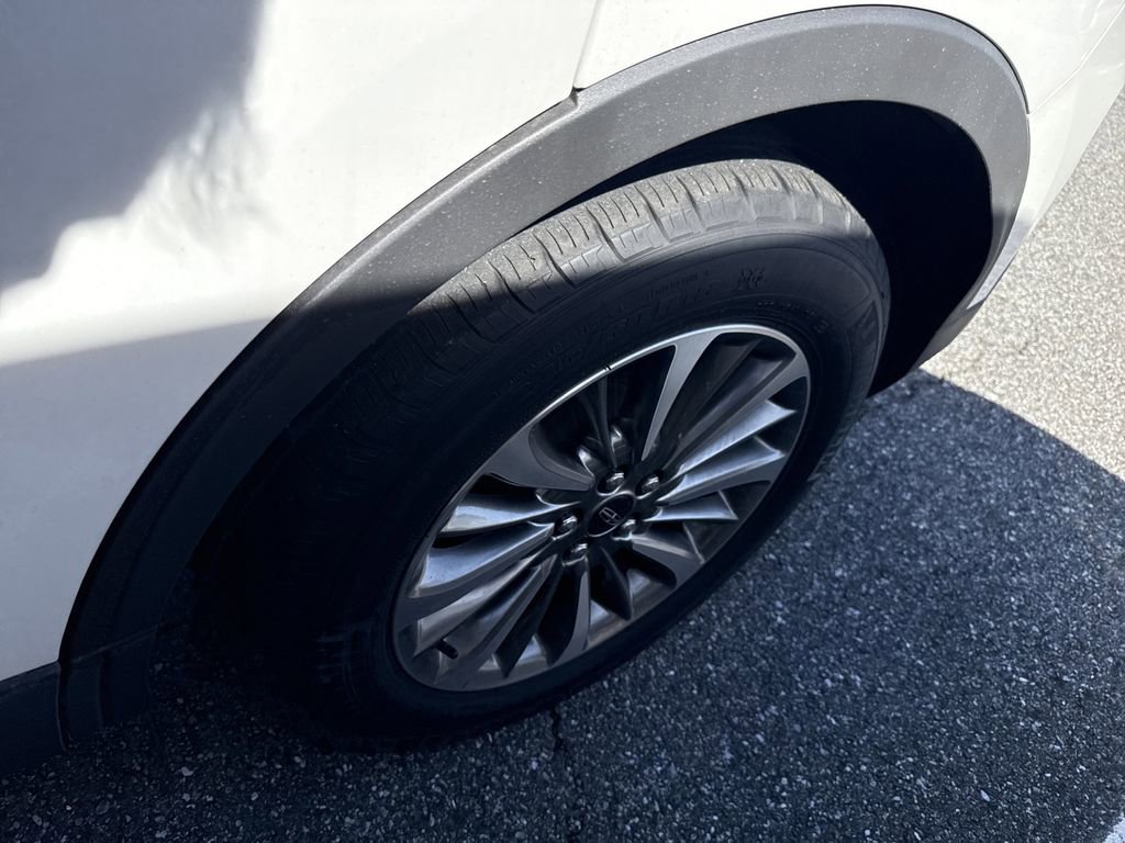 Used 2022 Lincoln Nautilus FWD w/ Premium Package image 8