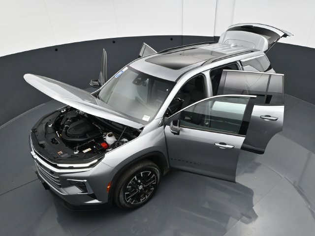 Used 2026 Chevrolet Traverse LT w/ Sun and Wheel Package AWD/4WD image 42