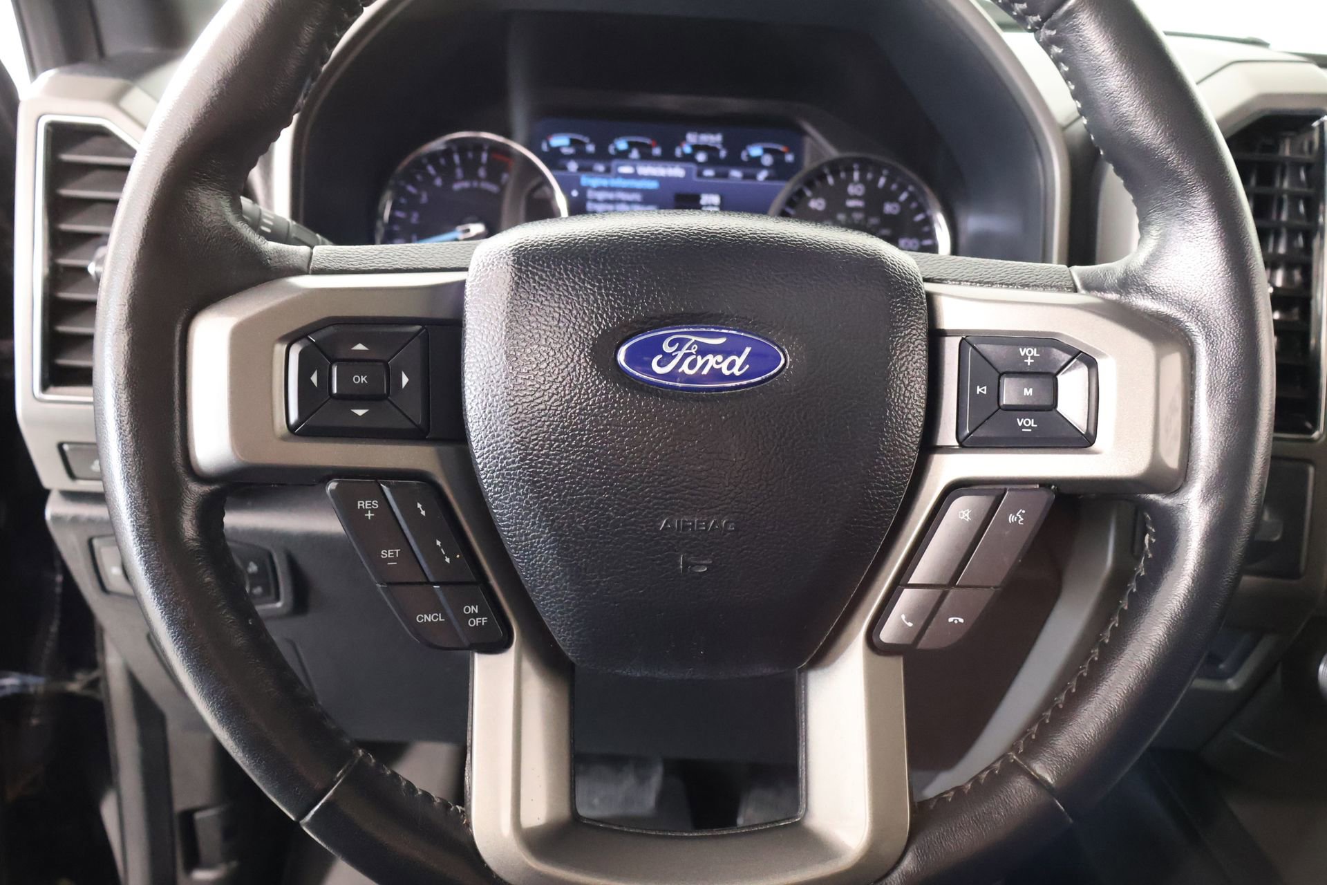 Used 2021 Ford Expedition XLT AWD/4WD image 3