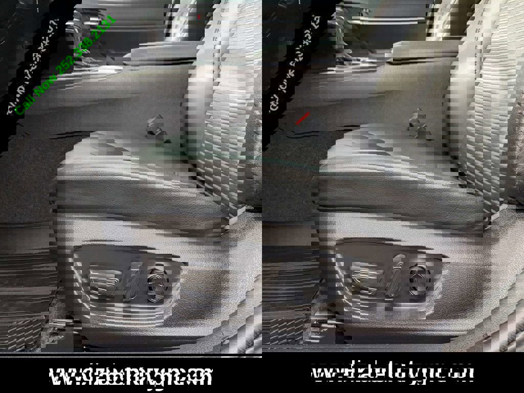 Used 2024 Toyota Camry SE image 20