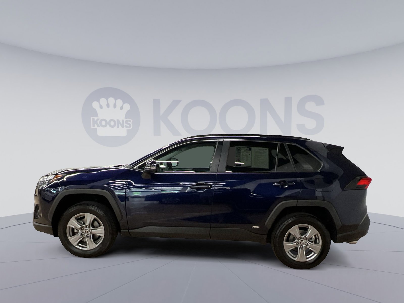 Used 2024 Toyota RAV4 XLE w/ Convenience Package image 2