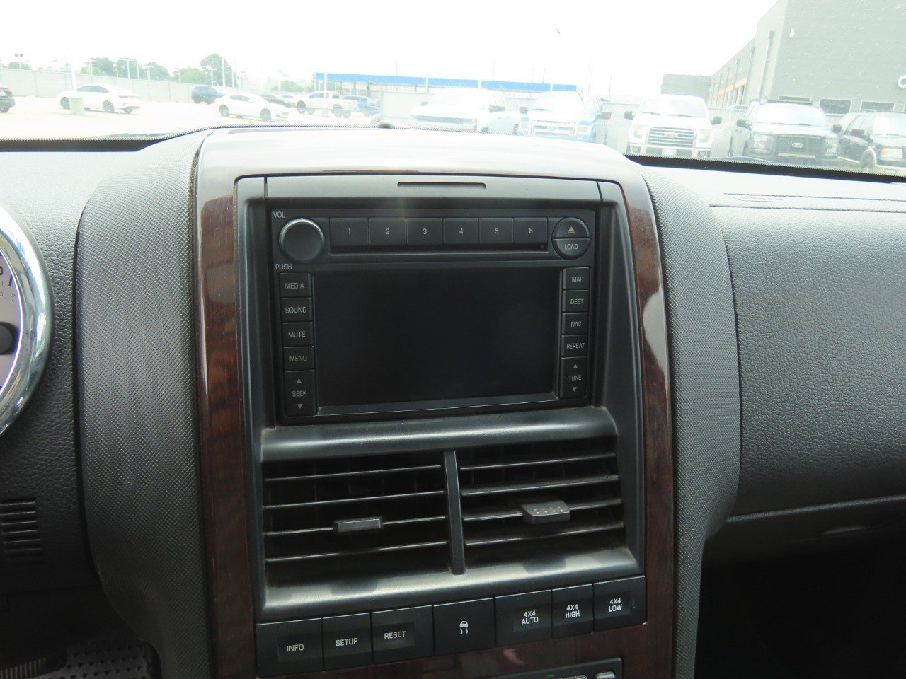 Used 2006 Ford Explorer Limited AWD/4WD image 29