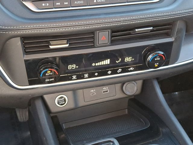 Used 2023 Nissan Rogue SV image 18