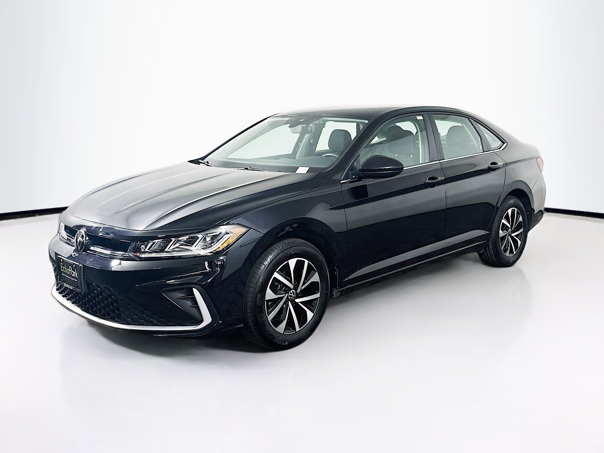 Used 2025 Volkswagen Jetta S image 3