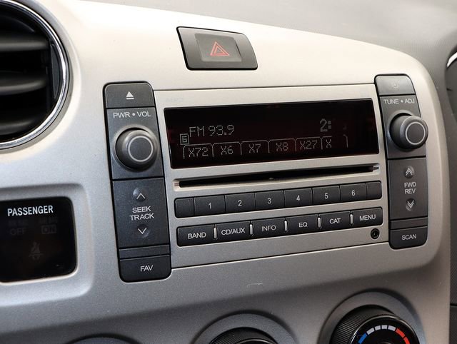 Used 2009 Pontiac Vibe AWD w/ Sun And Sound Package image 16