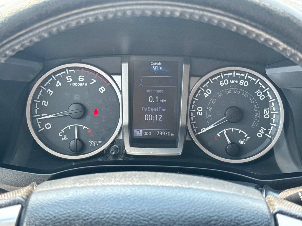 Used 2018 Toyota Tacoma SR5 AWD/4WD image 17