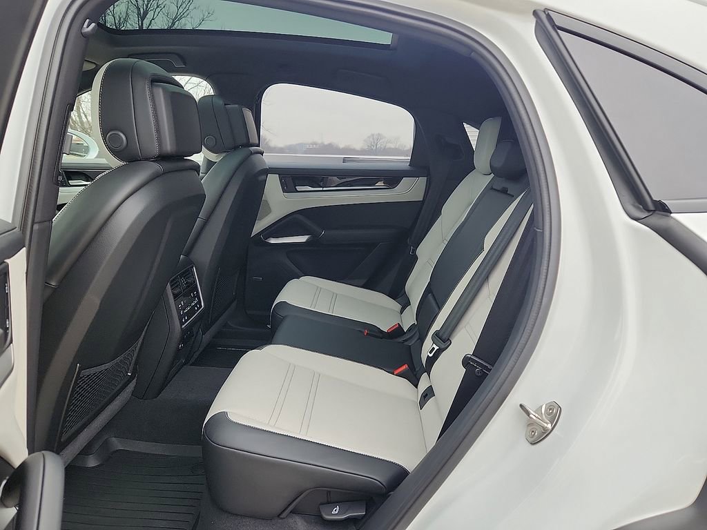 New 2026 Porsche Cayenne Coupe image 9