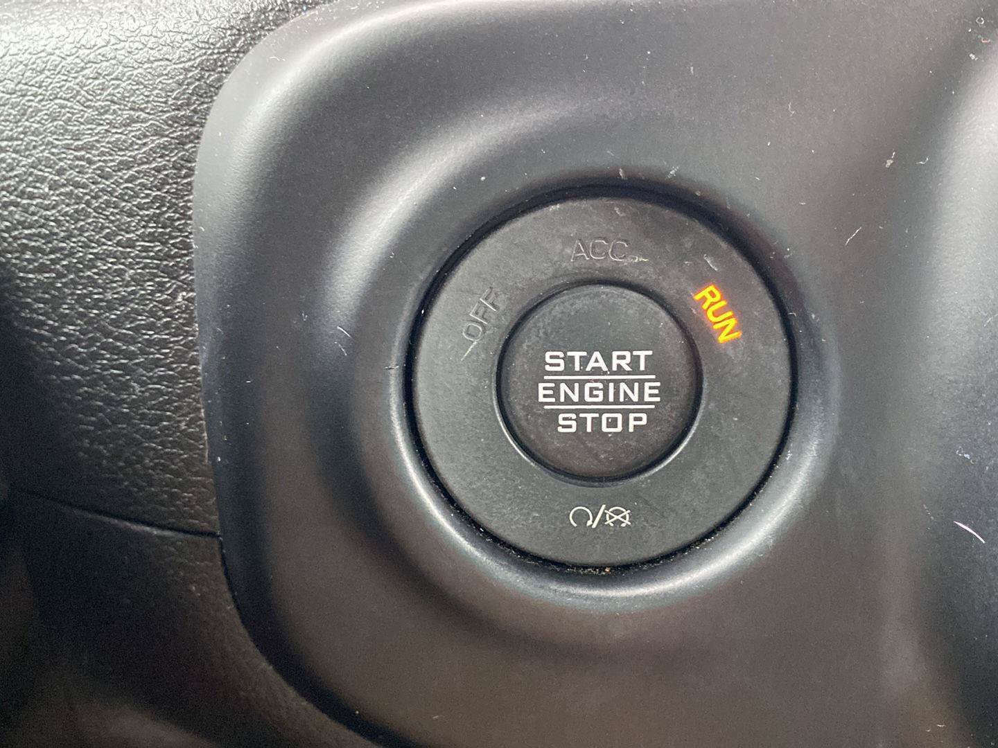 Used 2022 Jeep Wrangler Unlimited Sahara w/ Cold Weather Group AWD/4WD image 19