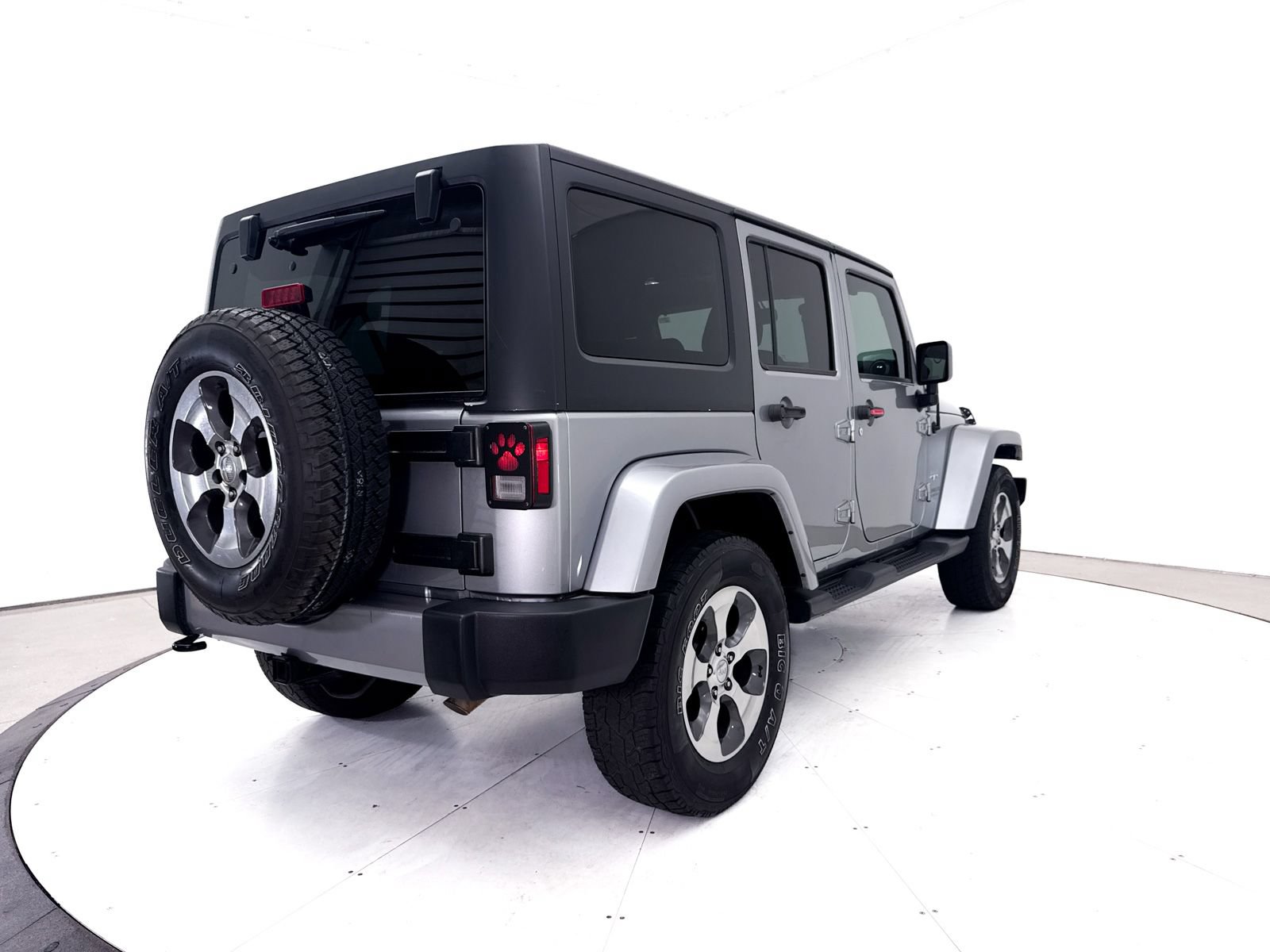 Used 2017 Jeep Wrangler Unlimited Sahara w/ Max Tow Package AWD/4WD image 15