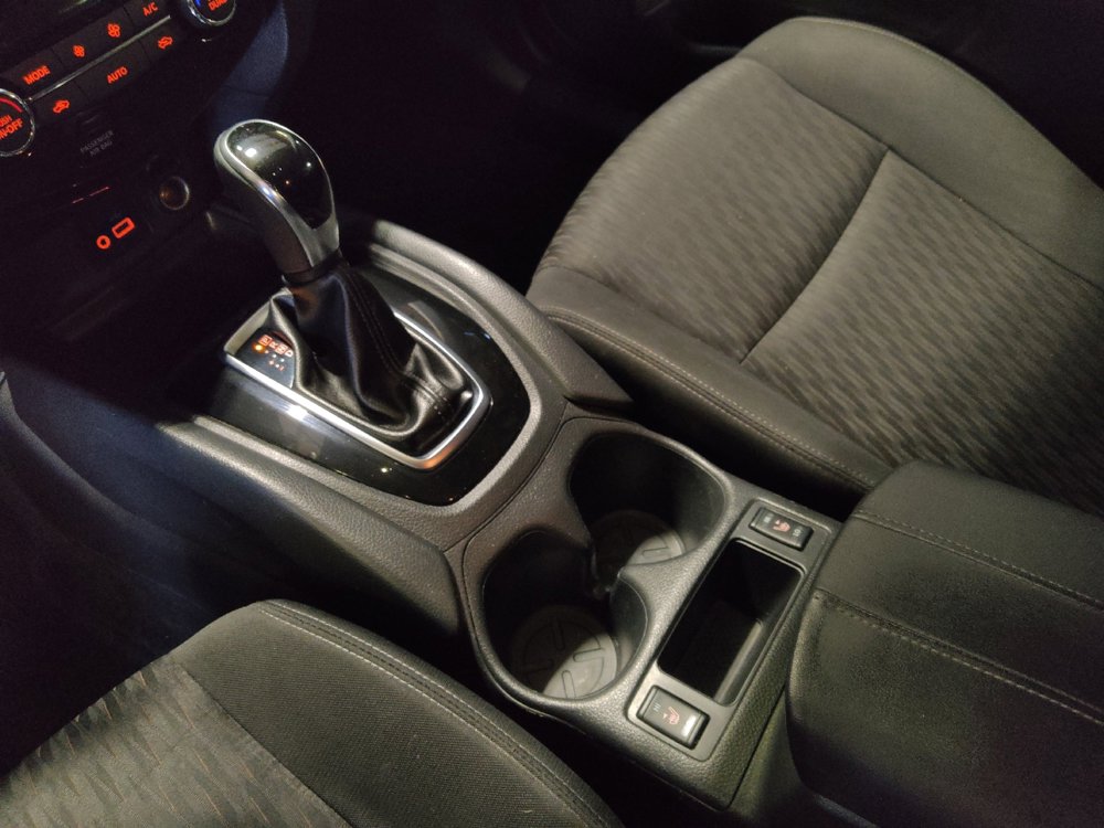 Used 2018 Nissan Rogue SV image 26