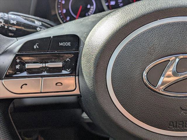 Used 2021 Hyundai Elantra SEL image 11
