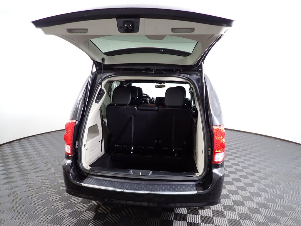 Used 2017 Dodge Grand Caravan SXT FWD image 19