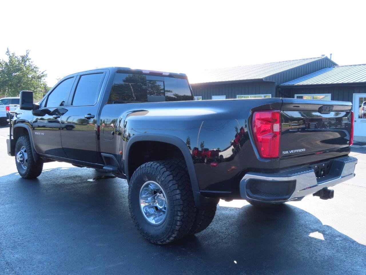 Used 2024 Chevrolet Silverado 3500 LT w/ Convenience Package AWD/4WD image 3