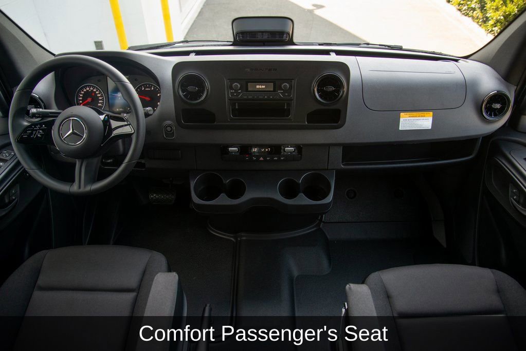 Used 2025 Mercedes-Benz Sprinter 144 Cargo image 21