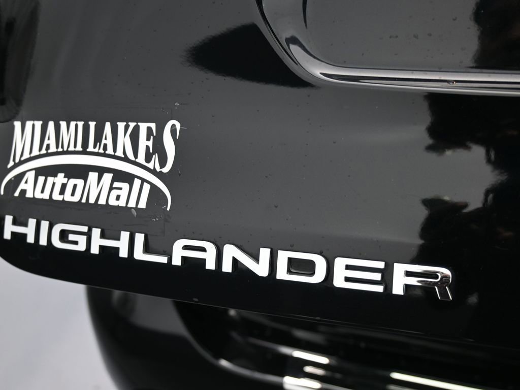 Used 2023 Toyota Highlander L image 31