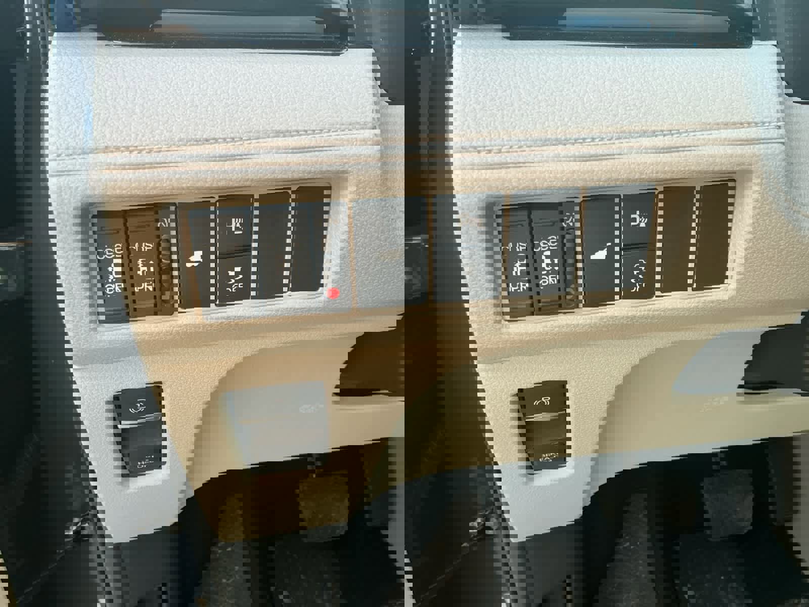 Used 2025 Honda Odyssey Elite image 19