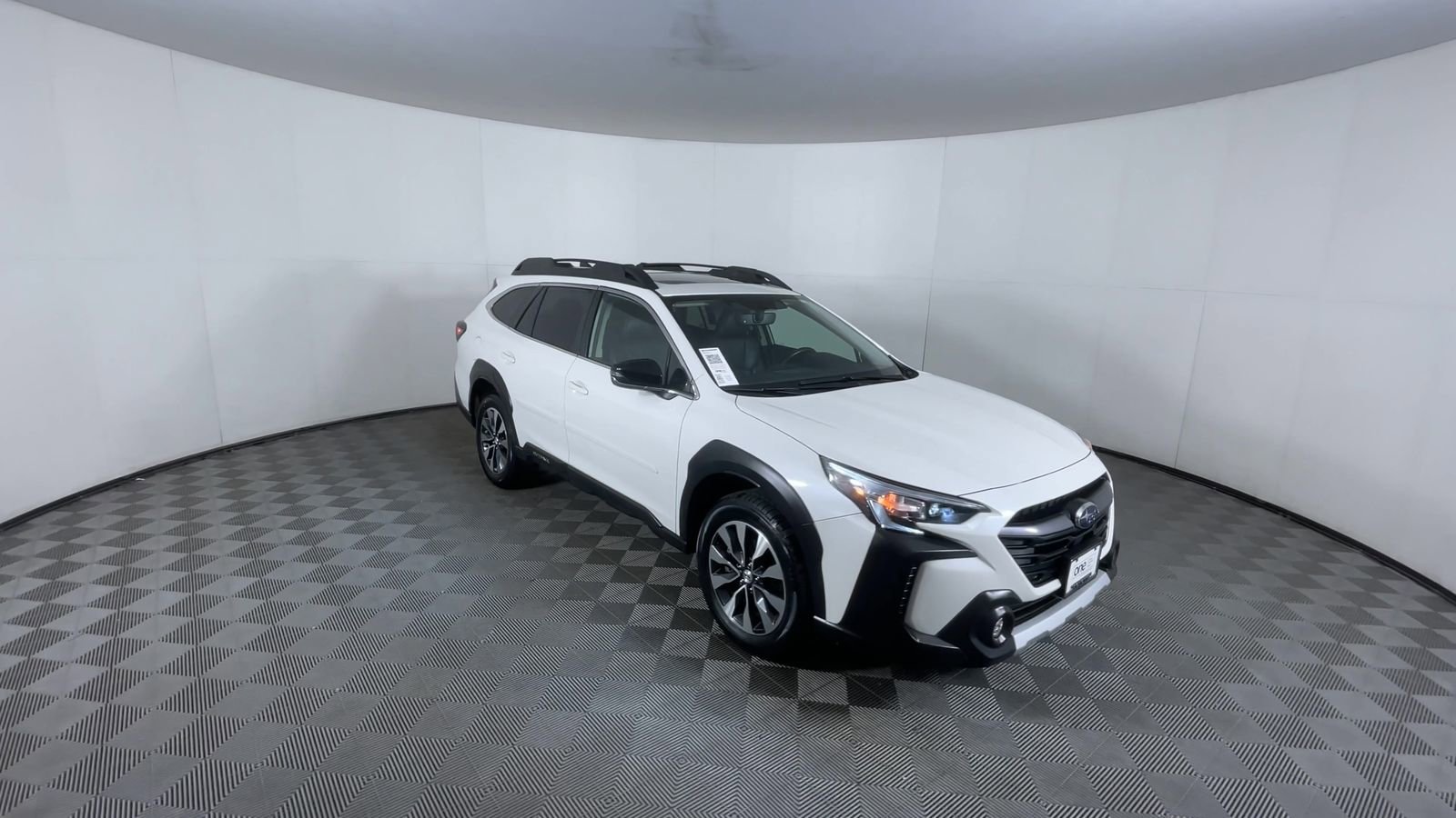 Used 2024 Subaru Outback Limited AWD/4WD image 2