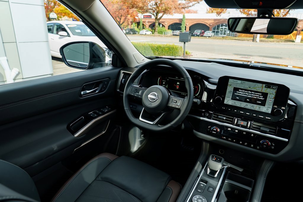 New 2025 Nissan Pathfinder Platinum image 10