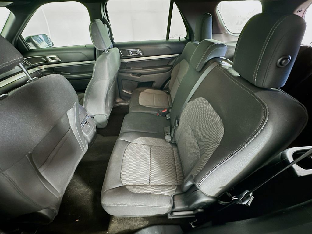 Used 2018 Ford Explorer XLT w/ Equipment Group 201A image 32