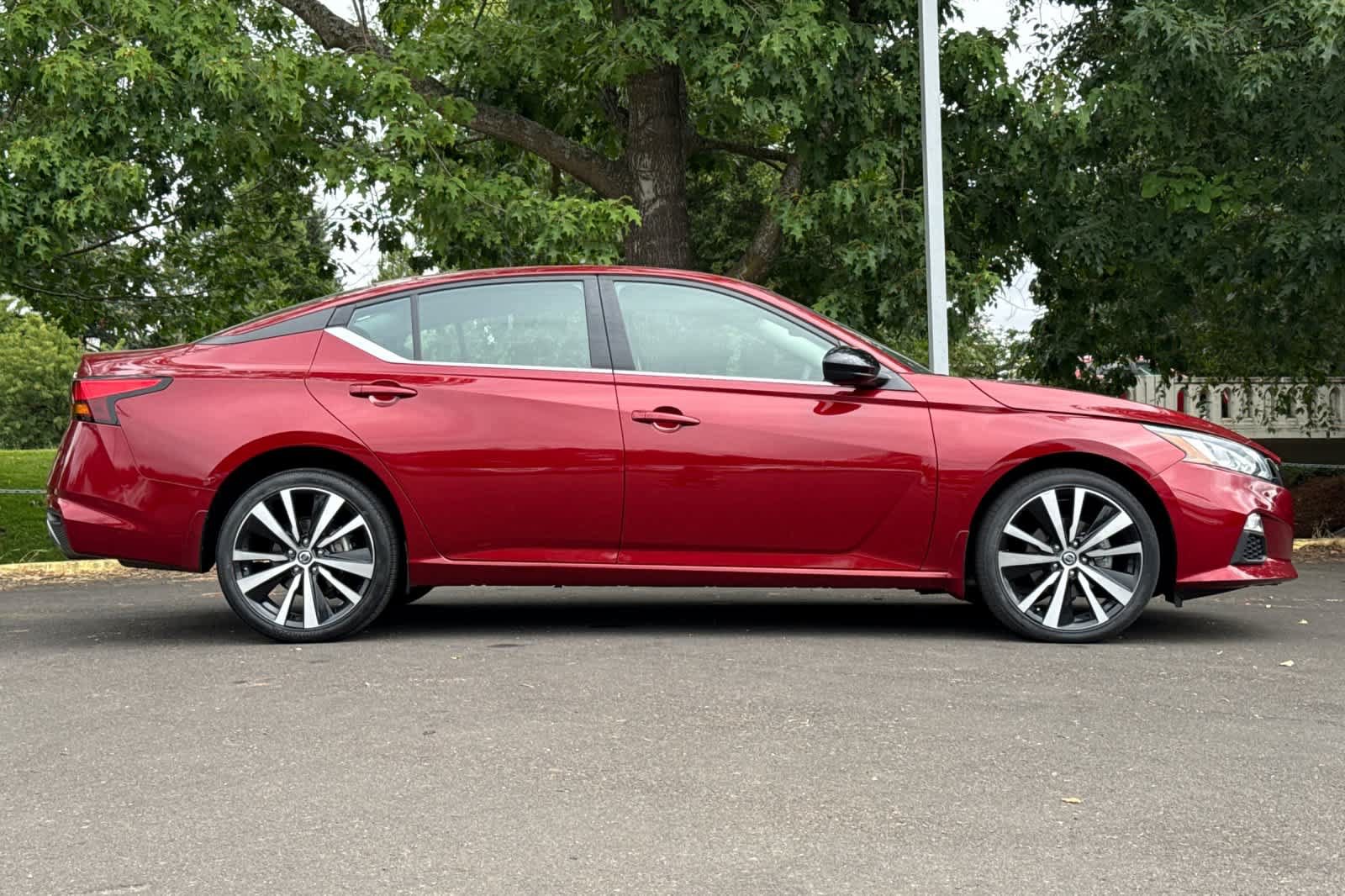 Used 2022 Nissan Altima 2.5 SR AWD/4WD image 8