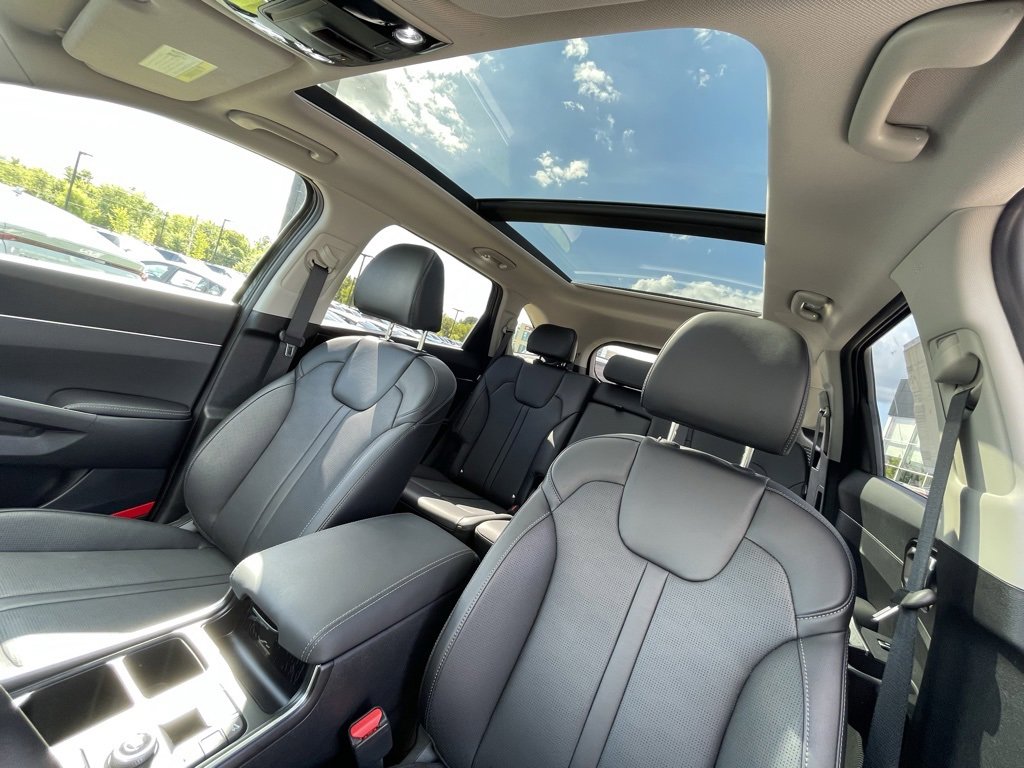 New 2025 Kia Sorento S w/ Panoramic Sunroof Package image 23