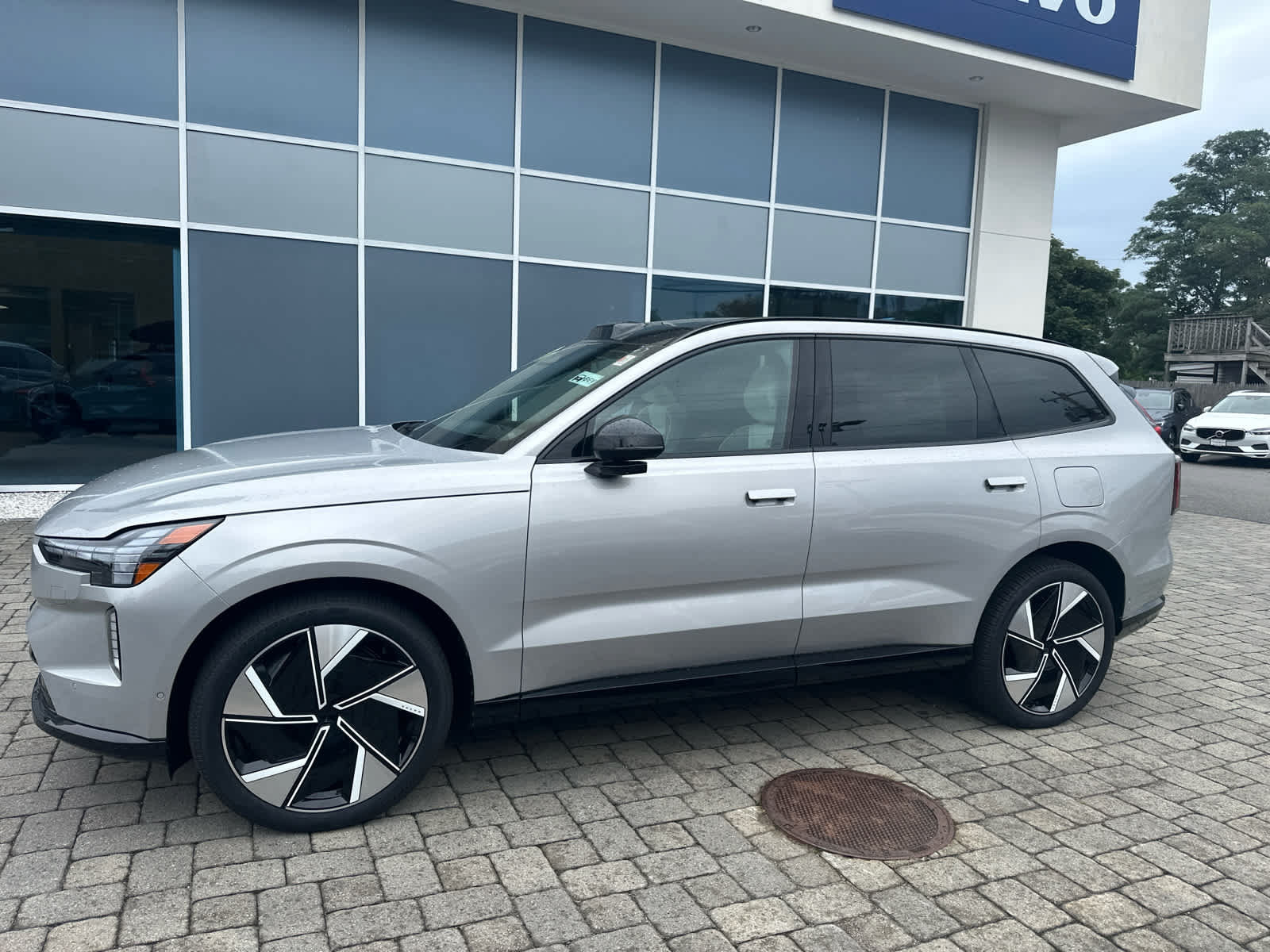 Used 2025 Volvo EX90 Ultra AWD/4WD image 6