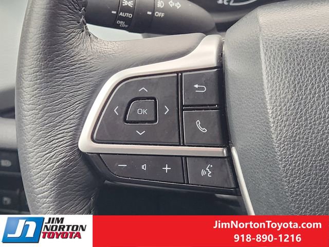Used 2025 Toyota Sienna XLE image 29