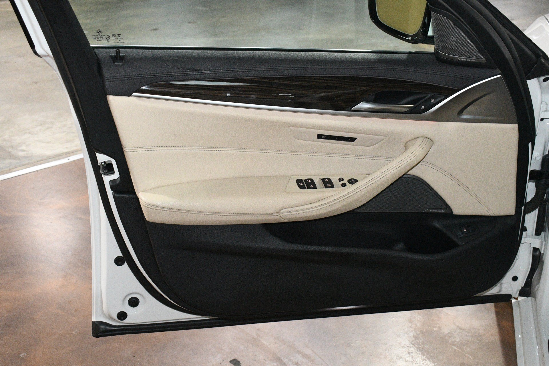 Used 2020 BMW 530i w/ Premium Package RWD image 41