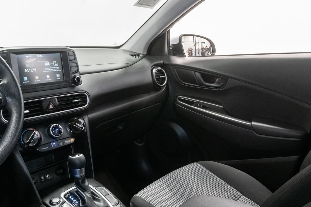 Used 2018 Hyundai Kona SE FWD image 11