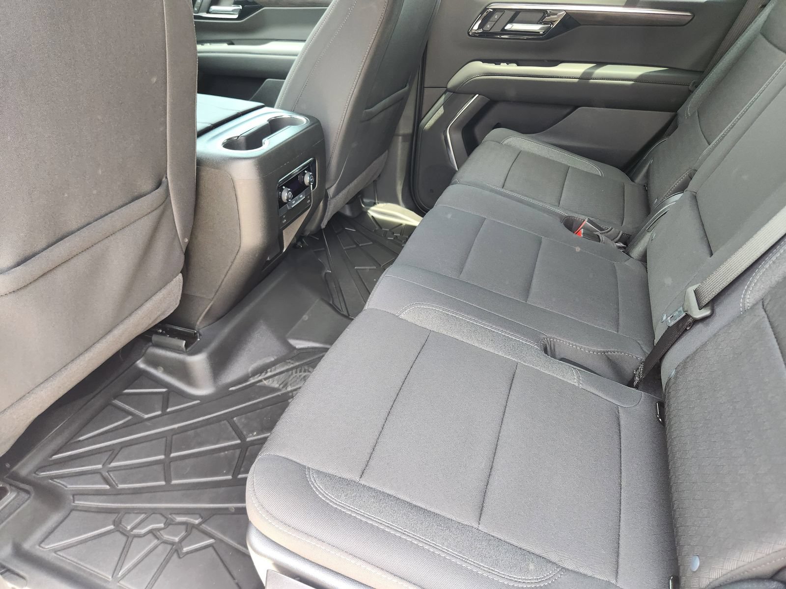 Used 2025 Chevrolet Tahoe LS RWD image 33