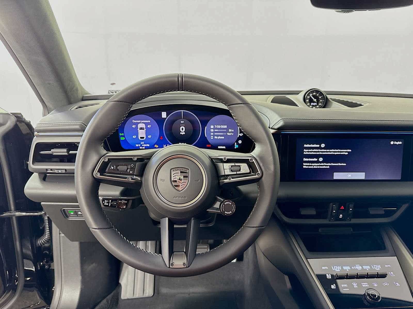 New 2025 Porsche Macan Turbo Electric AWD/4WD image 40