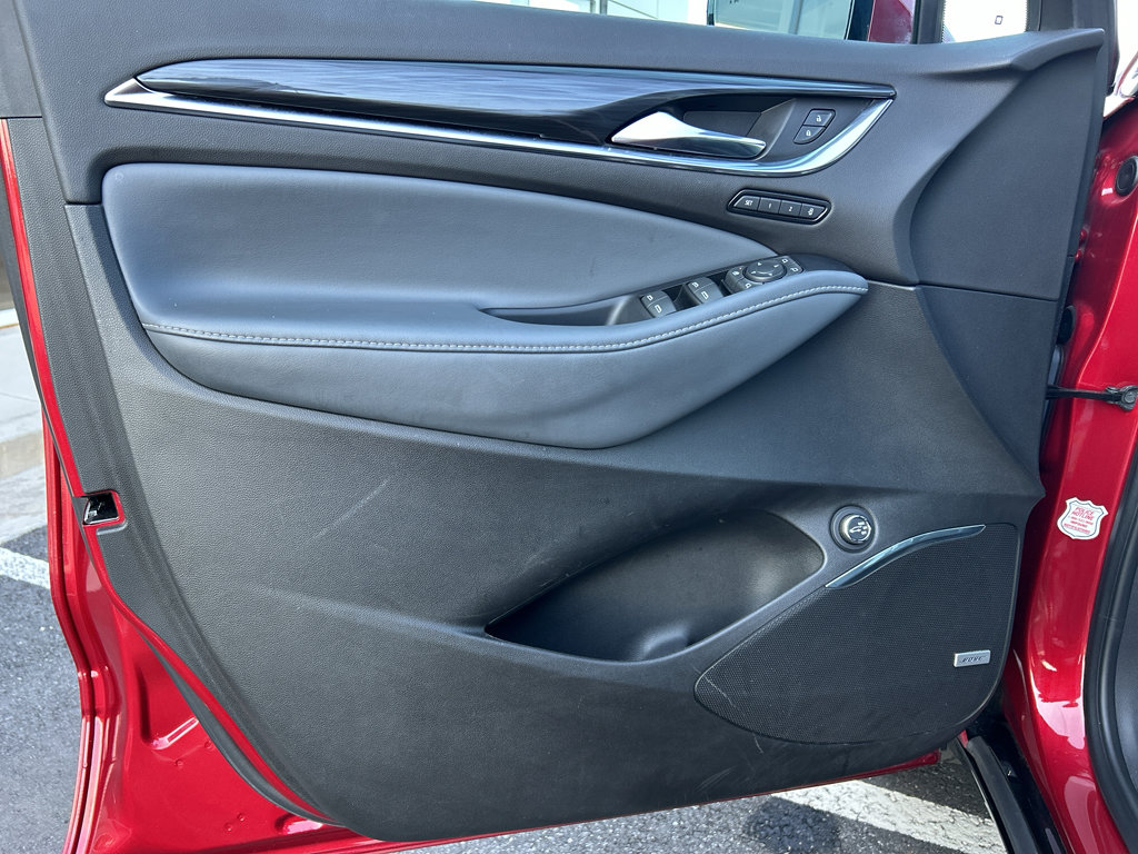 Used 2024 Buick Enclave Premium image 18