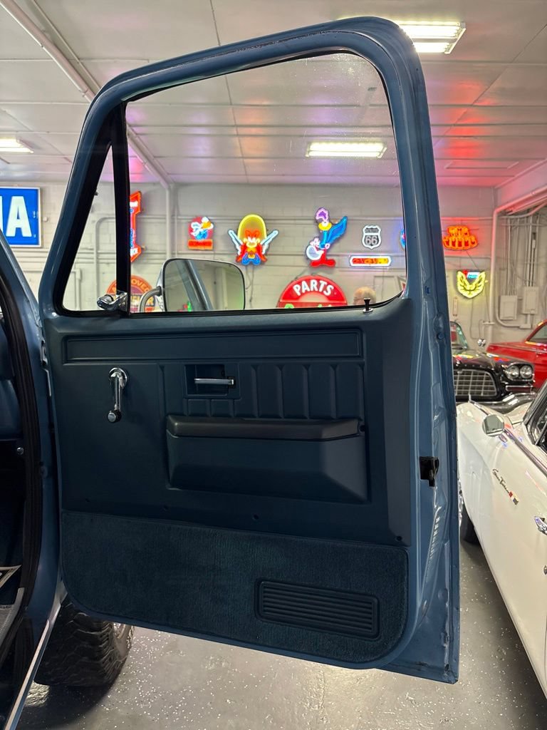Used 1987 Chevrolet Blazer 4WD image 17